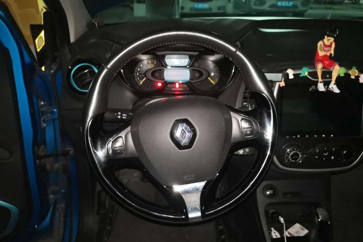 Used Renault Captur 2015 1.2T Automatic Comfort Edition Steering Wheel