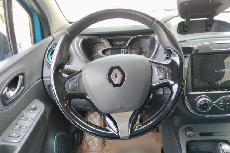 Used Renault Captur 2015 1.2T Automatic Comfort Edition Steering Wheel