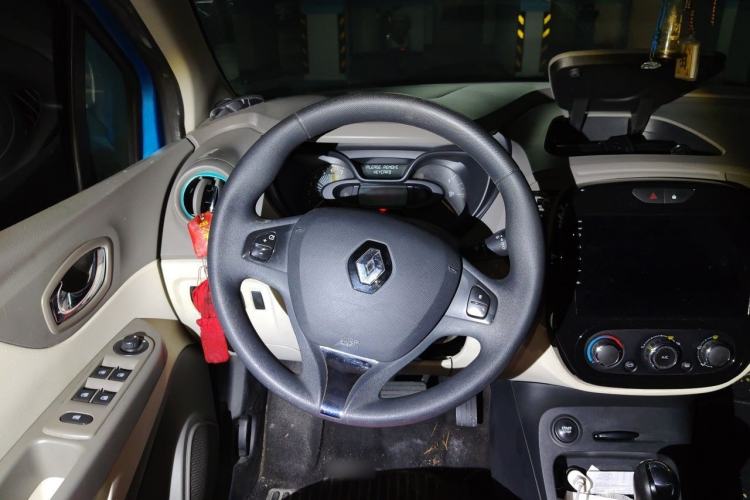 Used Renault Captur 2015 1.2T Automatic Standard Edition Steering Wheel