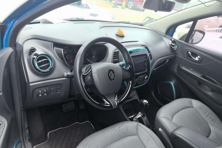 Used Renault Captur 2015 1.2T Automatic Comfort Edition Steering Wheel