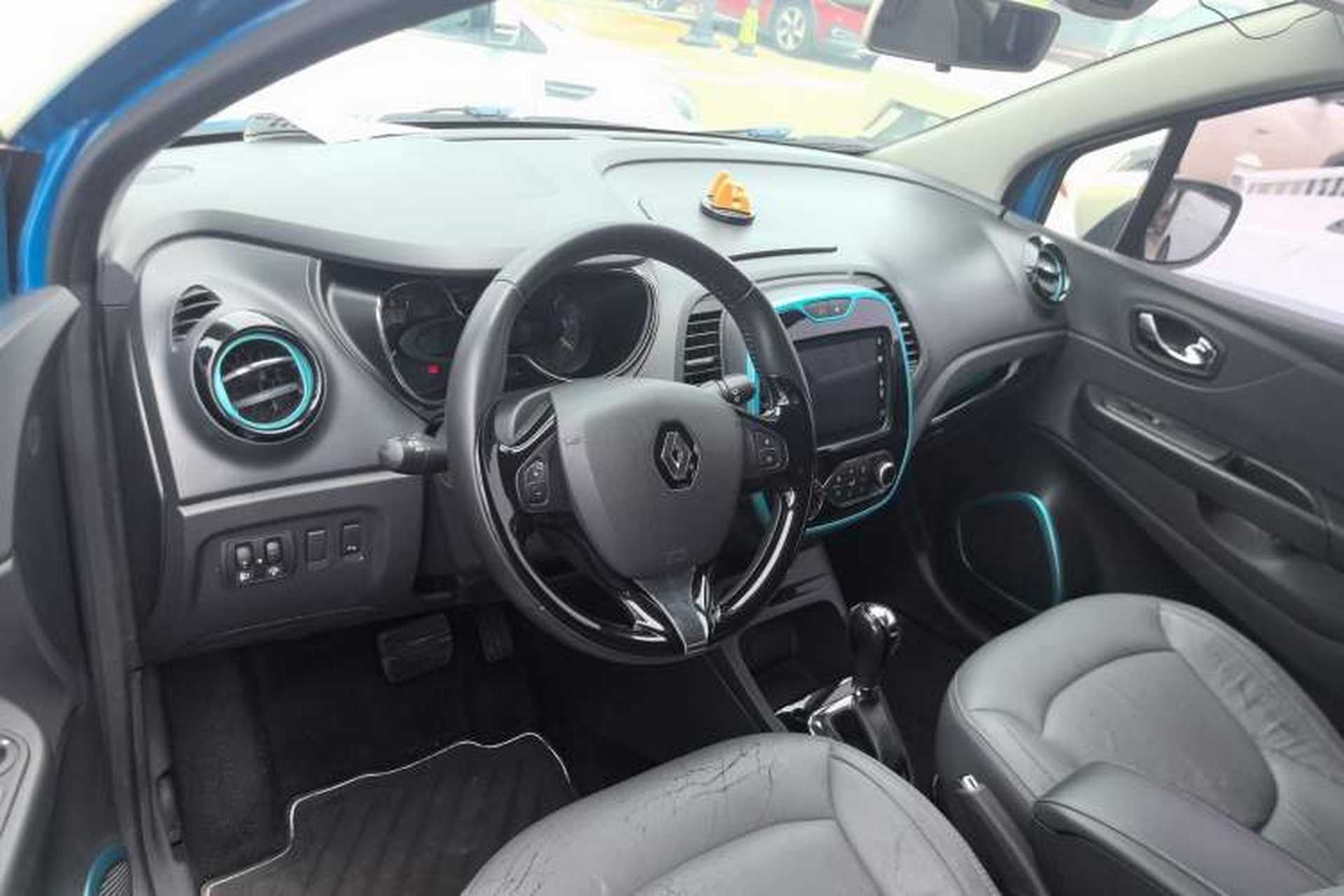 Used Renault Captur 2015 1.2T Automatic Comfort Edition Steering Wheel