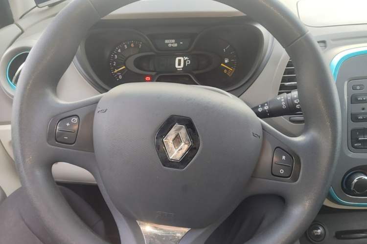 Used Renault Captur 2015 1.2T Automatic Standard Edition Steering Wheel