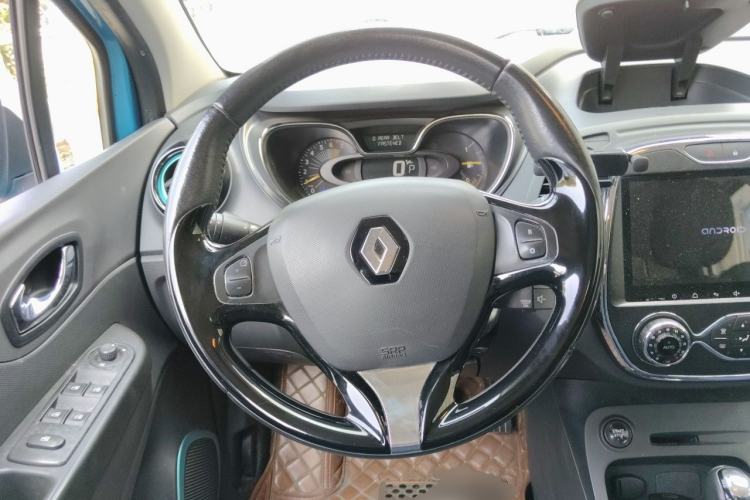 Used Renault Captur 2015 1.2T Automatic Comfort Edition Steering Wheel
