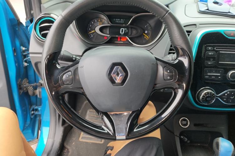 Used Renault Captur 2015 1.2T Automatic Comfort Edition Steering Wheel
