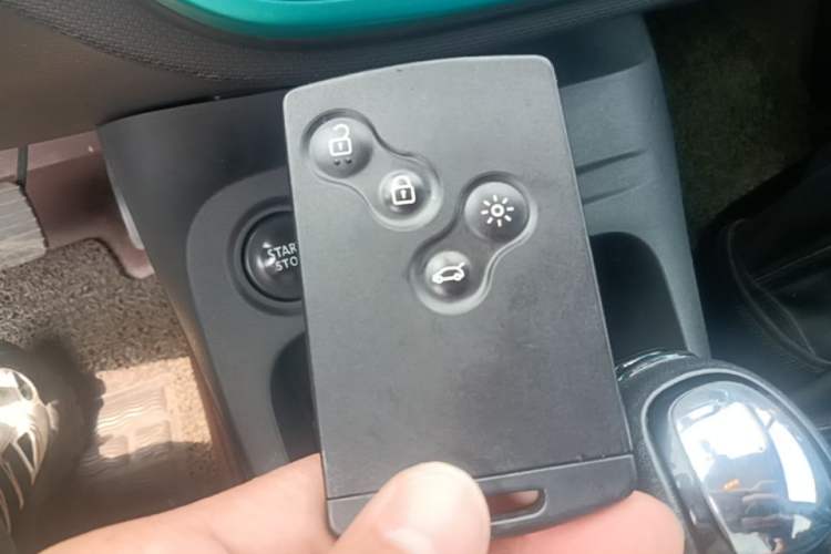 Used Renault Captur 2015 1.2T Automatic Comfort First Edition Vehicle Key