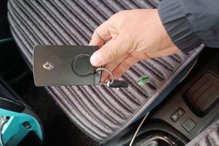 Used Renault Captur 2015 1.2T Automatic Comfort Edition Vehicle Key