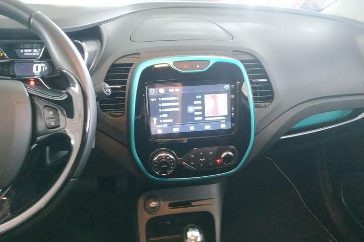 Used Renault Captur 2015 1.2T Automatic Comfort First Edition Audio And AC Panel