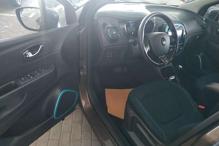 Used Renault Captur 2015 1.2T Automatic Comfort First Edition Driver Seat