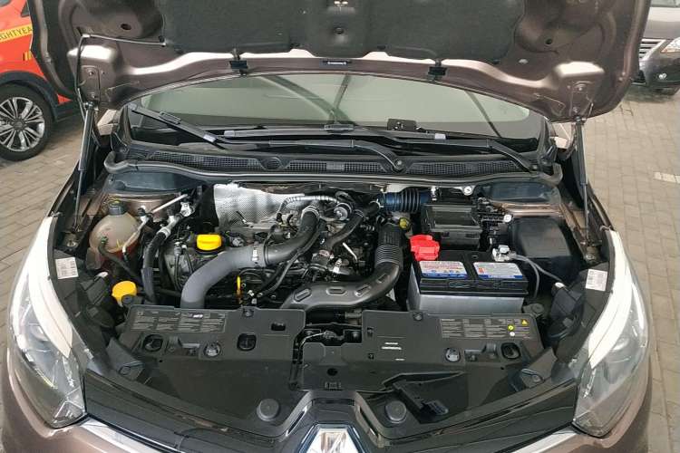 Used Renault Captur 2015 1.2T Automatic Comfort First Edition Engine Bay