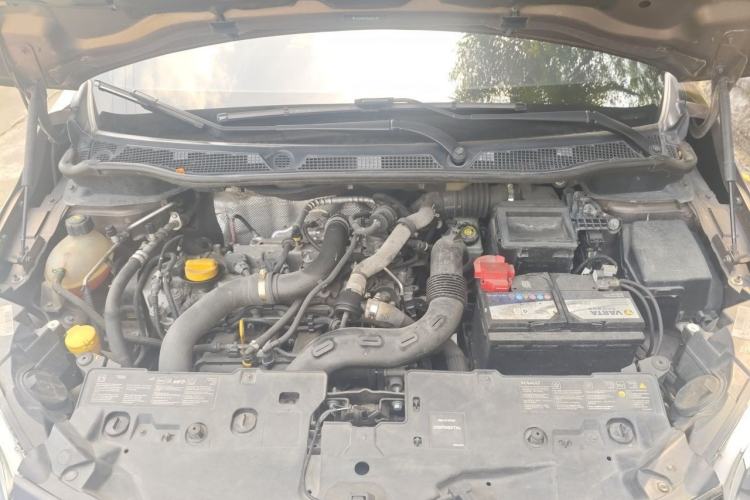 Used Renault Captur 2015 1.2T Automatic Comfort First Edition Engine Bay