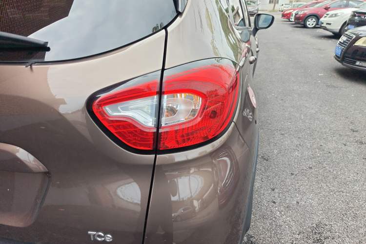 Used Renault Captur 2015 1.2T Automatic Comfort First Edition Exterior 6