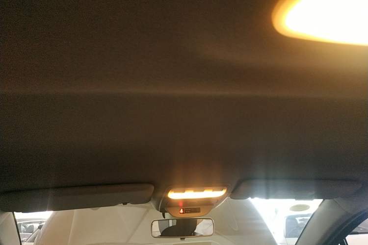 Used Renault Captur 2015 1.2T Automatic Comfort First Edition Headliner