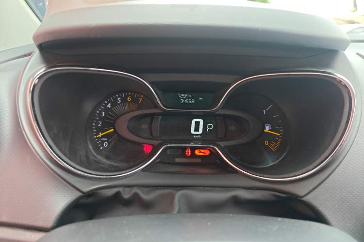 Used Renault Captur 2015 1.2T Automatic Comfort First Edition Instrument Cluster