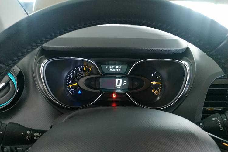 Used Renault Captur 2015 1.2T Automatic Comfort First Edition Instrument Cluster