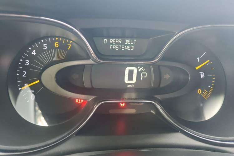 Used Renault Captur 2015 1.2T Automatic Comfort First Edition Instrument Cluster