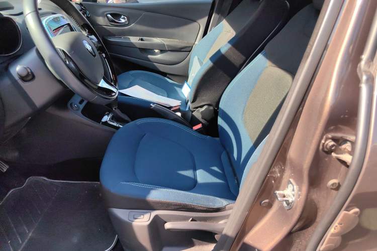Used Renault Captur 2015 1.2T Automatic Comfort First Edition Interior 2