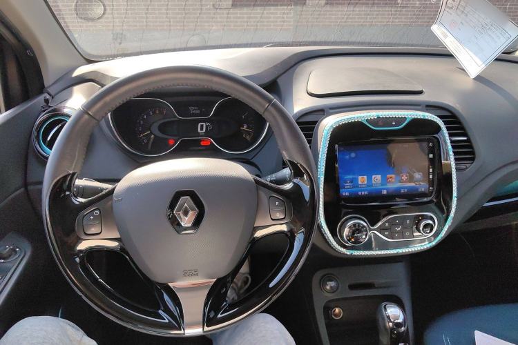 Used Renault Captur 2015 1.2T Automatic Comfort First Edition Interior 3