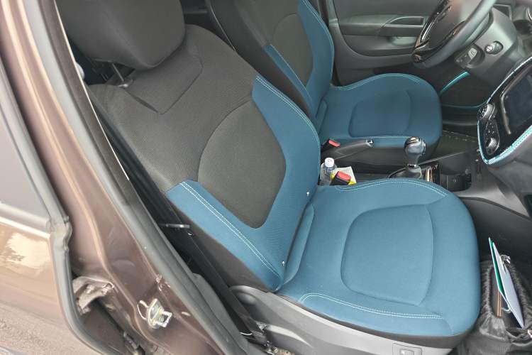 Used Renault Captur 2015 1.2T Automatic Comfort First Edition Right Front Seat