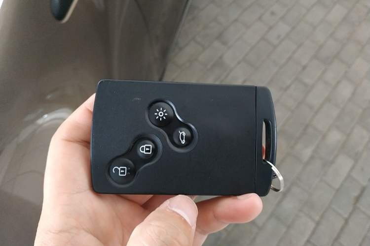 Used Renault Captur 2015 1.2T Automatic Comfort First Edition Vehicle Key