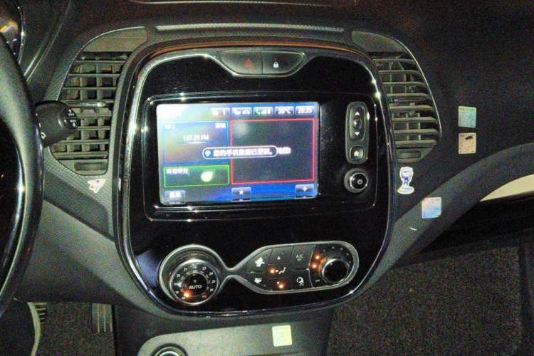 Used Renault Captur 2015 1.2T Automatic Luxury First Edition Audio And AC Panel