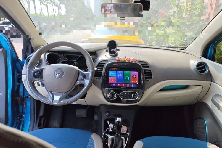 Used Renault Captur 2015 1.2T Automatic Comfort First Edition Center Console