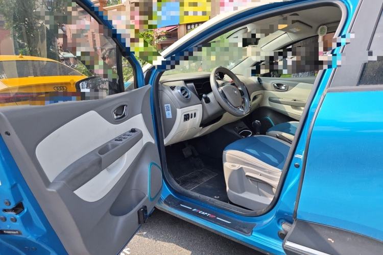 Used Renault Captur 2015 1.2T Automatic Comfort First Edition Driver Seat
