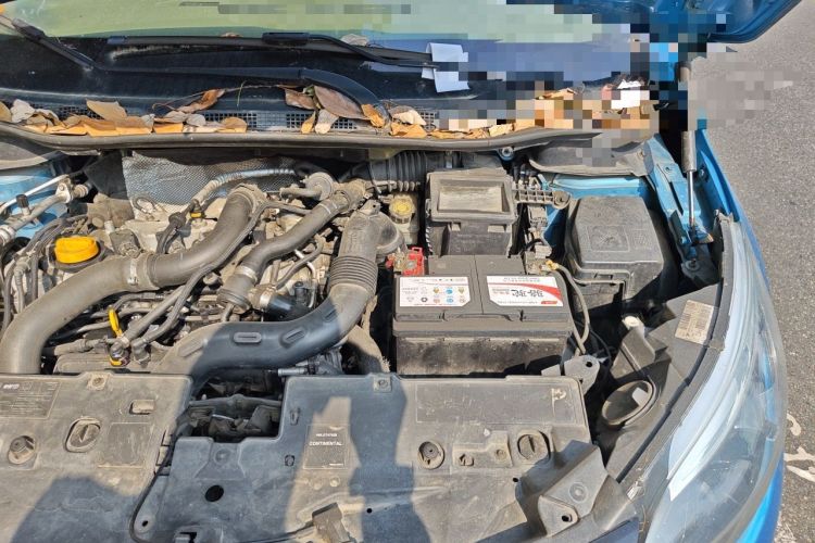 Used Renault Captur 2015 1.2T Automatic Comfort First Edition Engine Bay Left