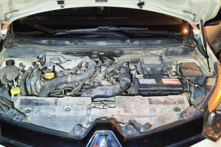 Used Renault Captur 2015 1.2T Automatic Luxury First Edition Engine Bay