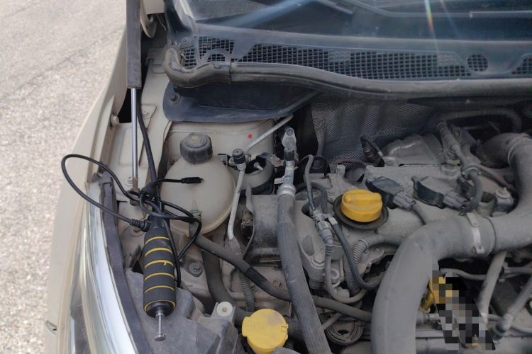 Used Renault Captur 2015 1.2T Automatic Luxury First Edition Engine Bay Right