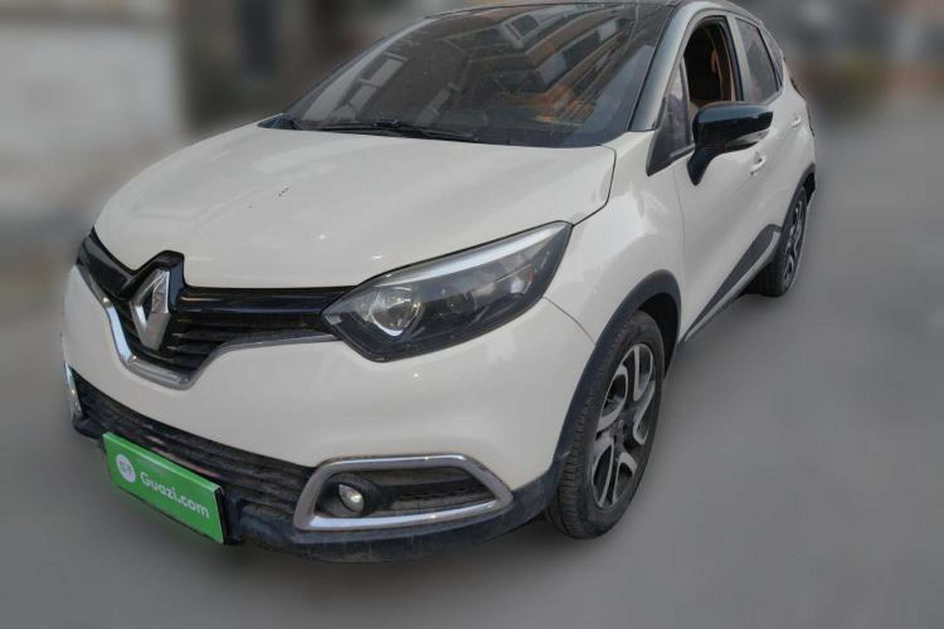 Used Renault Captur 2015 1.2T Automatic Comfort First Edition Front Left 45 Deg