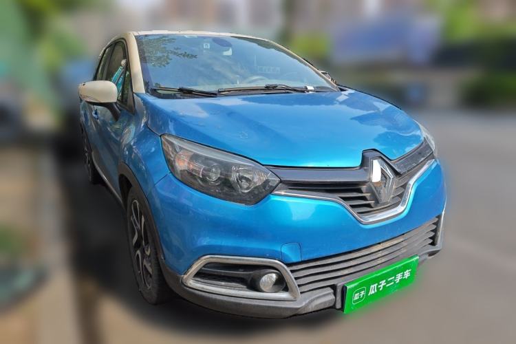 Used Renault Captur 2015 1.2T Automatic Comfort First Edition Front Right 45 Deg