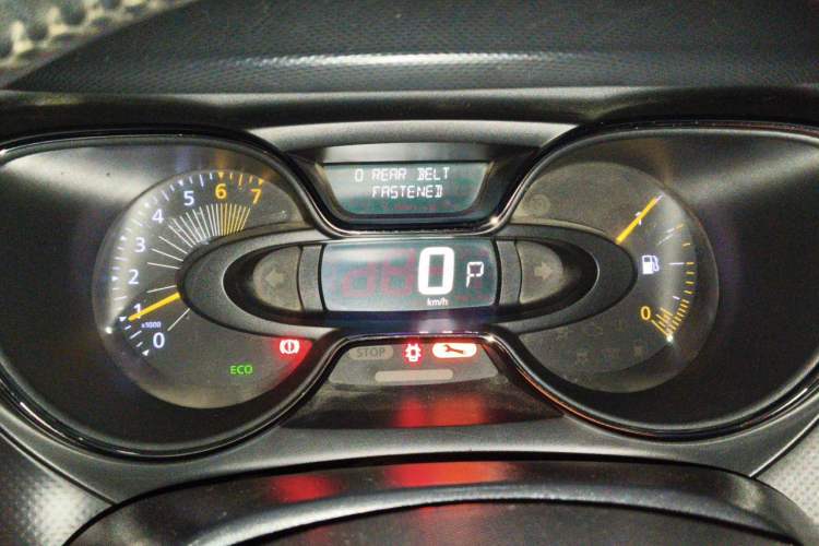 Used Renault Captur 2015 1.2T Automatic Luxury First Edition Instrument Cluster