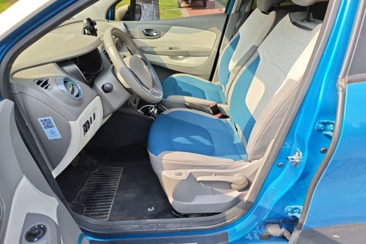 Used Renault Captur 2015 1.2T Automatic Comfort First Edition Left Front Seat