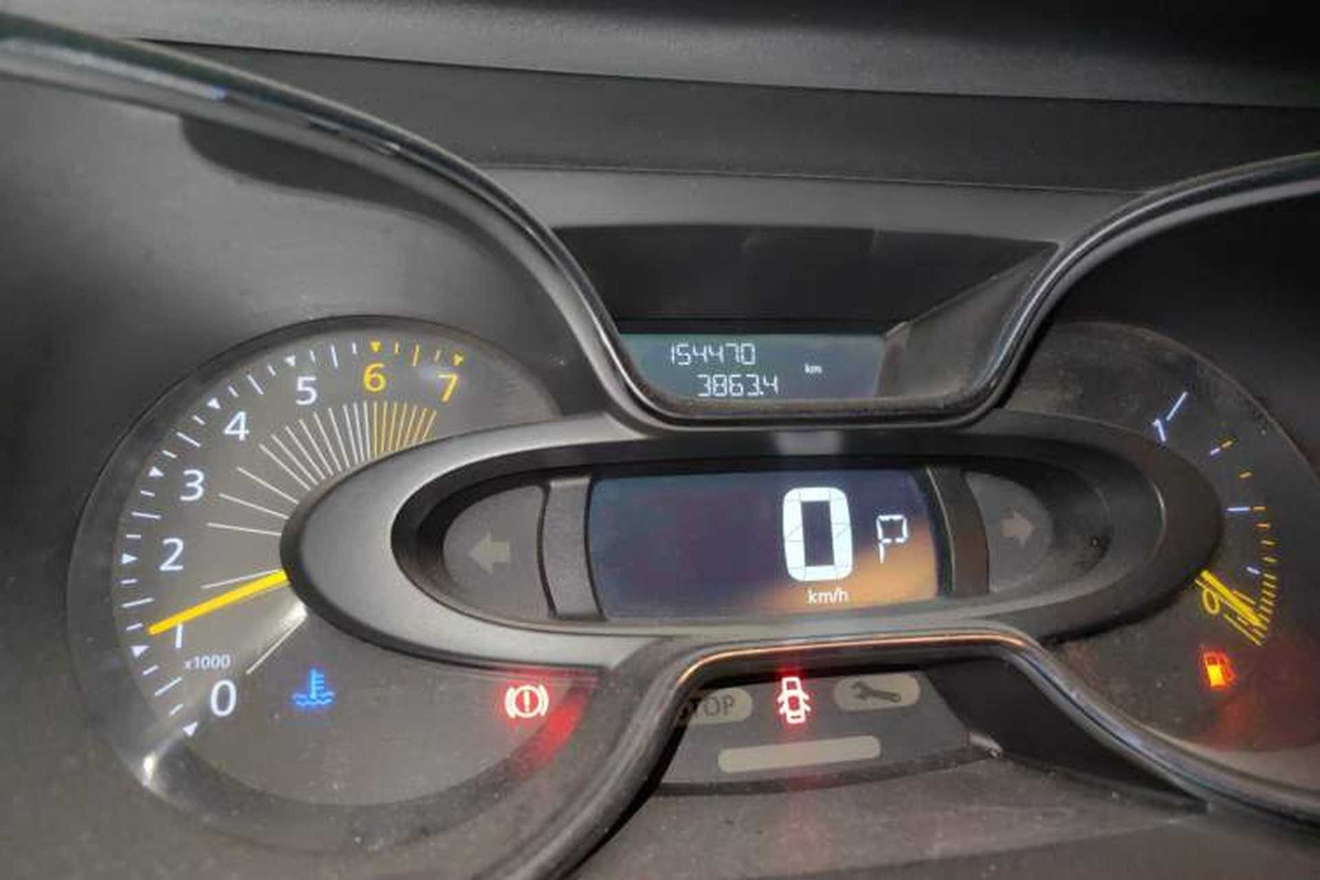 Used Renault Captur 2015 1.2T Automatic Comfort First Edition Odometer Close Up