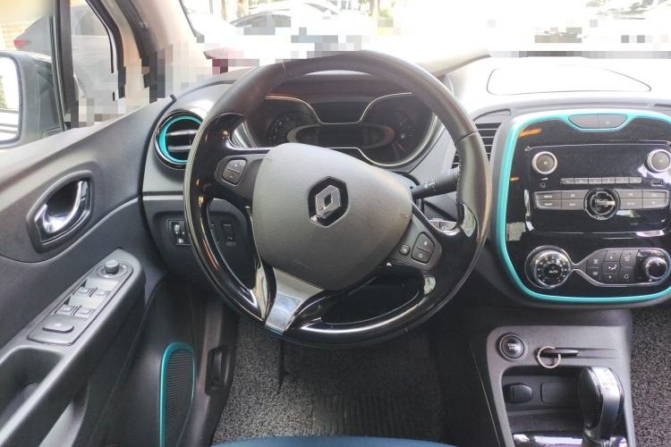 Used Renault Captur 2015 1.2T Automatic Comfort Edition Steering Wheel