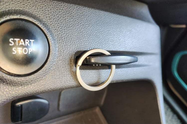 Used Renault Captur 2015 1.2T Automatic Comfort Edition Vehicle Key