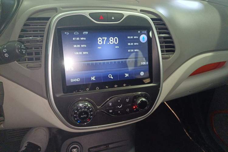 Used Renault Captur 2015 1.2T Automatic Comfort First Edition Audio And AC Panel