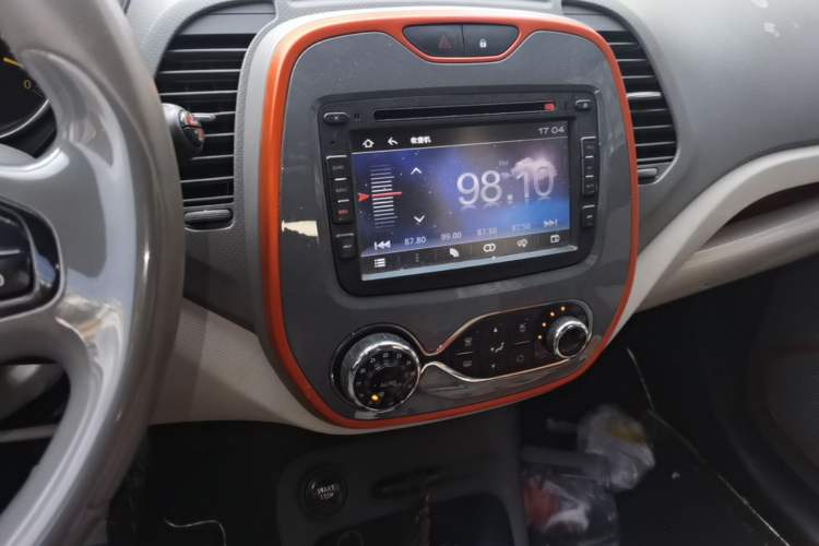 Used Renault Captur 2015 1.2T Automatic Comfort First Edition Audio And AC Panel