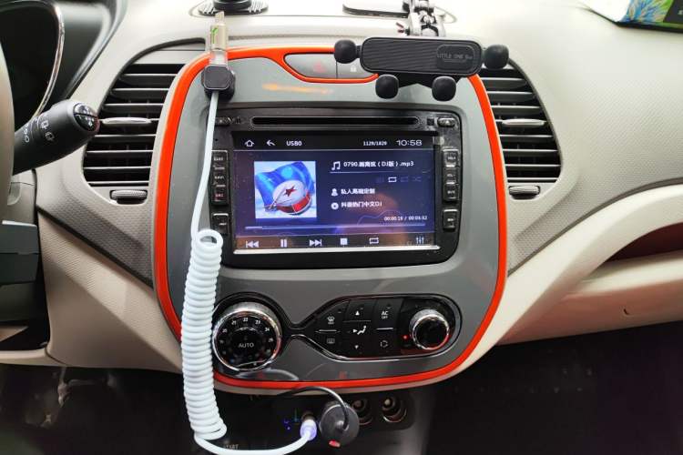 Used Renault Captur 2015 1.2T Automatic Comfort Edition Audio And AC Panel