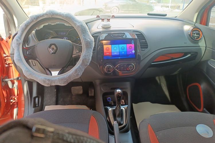 Used Renault Captur 2015 1.2T Automatic Comfort Edition Center Console