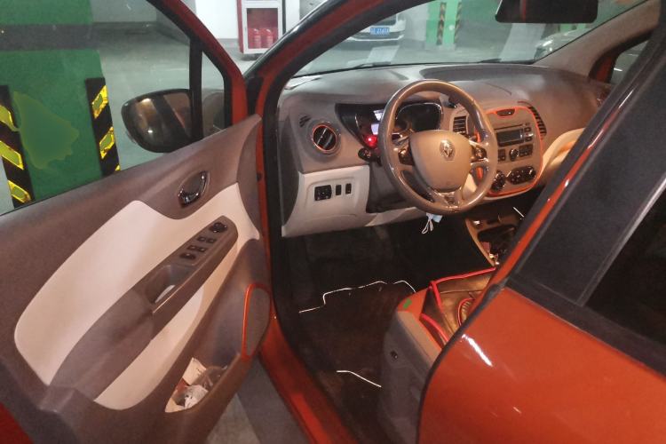 Used Renault Captur 2015 1.2T Automatic Comfort First Edition Driver Seat