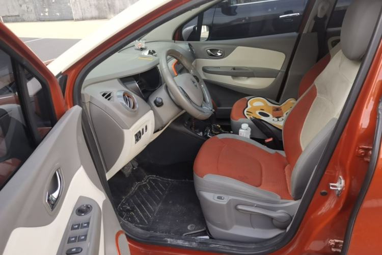 Used Renault Captur 2015 1.2T Automatic Comfort First Edition Driver Seat