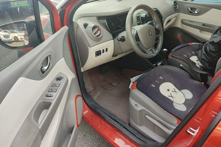 Used Renault Captur 2015 1.2T Automatic Comfort Edition Driver Seat