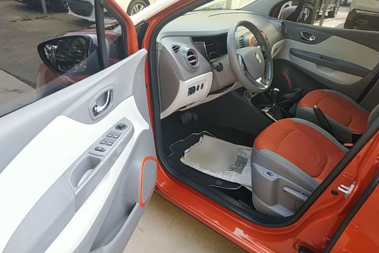 Used Renault Captur 2015 1.2T Automatic Comfort First Edition Driver Seat