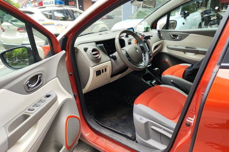 Used Renault Captur 2015 1.2T Automatic Comfort Edition Driver Seat