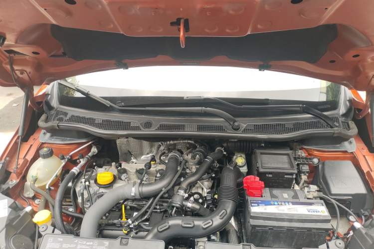 Used Renault Captur 2015 1.2T Automatic Comfort Edition Engine Bay