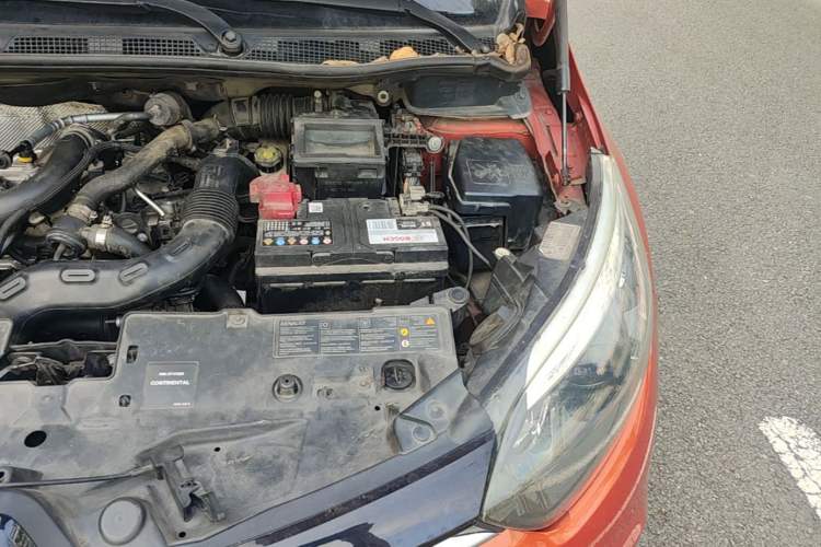 Used Renault Captur 2015 1.2T Automatic Comfort Edition Engine Bay Left