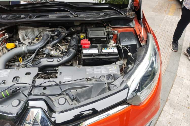 Used Renault Captur 2015 1.2T Automatic Comfort Edition Engine Bay Left