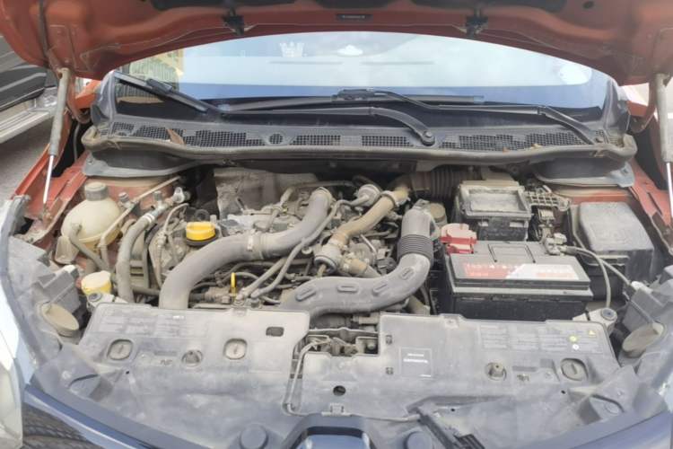 Used Renault Captur 2015 1.2T Automatic Comfort First Edition Engine Bay