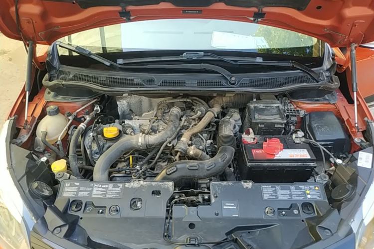 Used Renault Captur 2015 1.2T Automatic Comfort First Edition Engine Bay